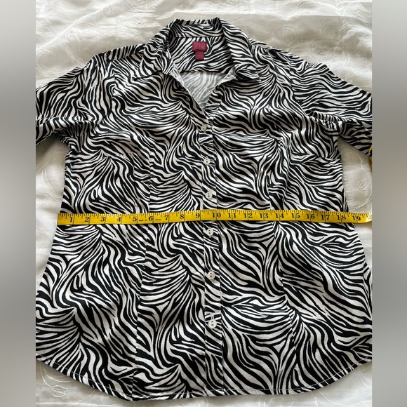 212 Collection Stretch Women’s Medium Black/White Button Down Top - Picture 4 of 14